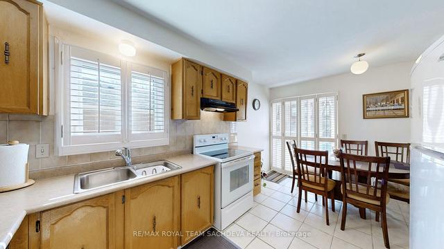 136 Fawcett Tr, House detached with 3 bedrooms, 2 bathrooms and 5 parking in Toronto ON | Image 8