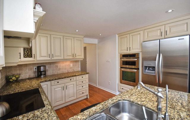 48 Tanjo Crt, House detached with 4 bedrooms, 4 bathrooms and 6 parking in Vaughan ON | Image 4