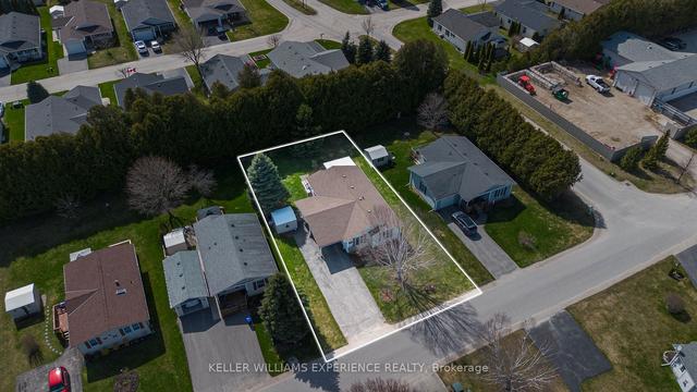 47 Indiana Ave, House detached with 2 bedrooms, 2 bathrooms and 5 parking in Wasaga Beach ON | Image 13