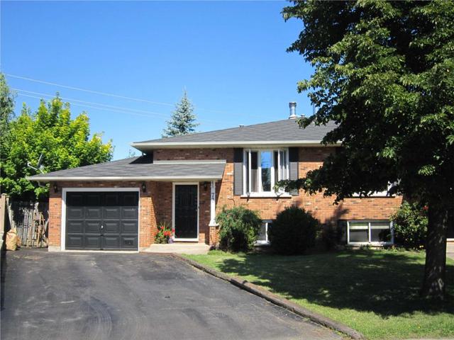 73 Autumn Pl, House semidetached with 5 bedrooms, 2 bathrooms and null parking in St. Catharines ON | Image 1