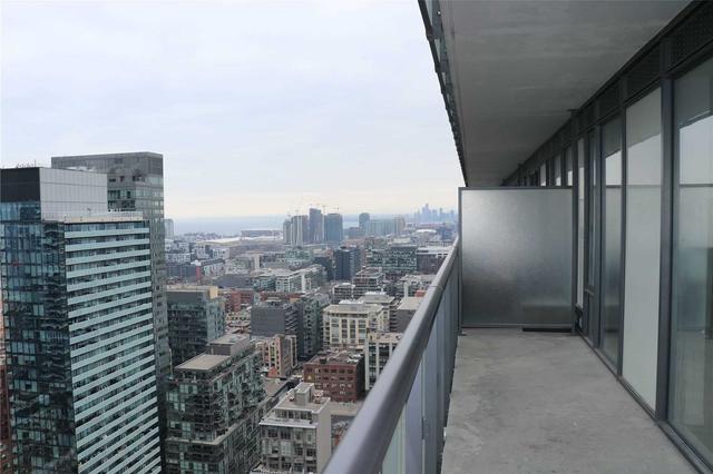 3306 - 101 Peter St, Condo with 2 bedrooms, 1 bathrooms and 0 parking in Toronto ON | Image 27