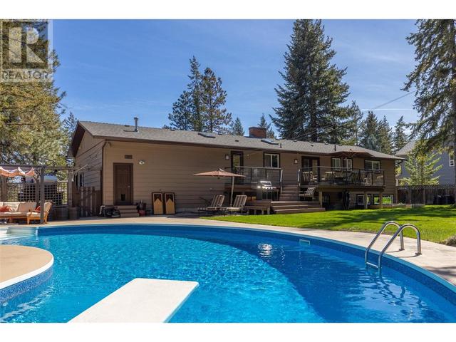 1618 Blackwood Drive, House detached with 4 bedrooms, 3 bathrooms and 8 parking in West Kelowna BC | Image 2