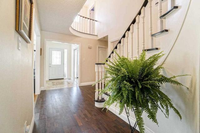 1235 Gryphon Mews, House detached with 4 bedrooms, 4 bathrooms and 7 parking in Mississauga ON | Image 4