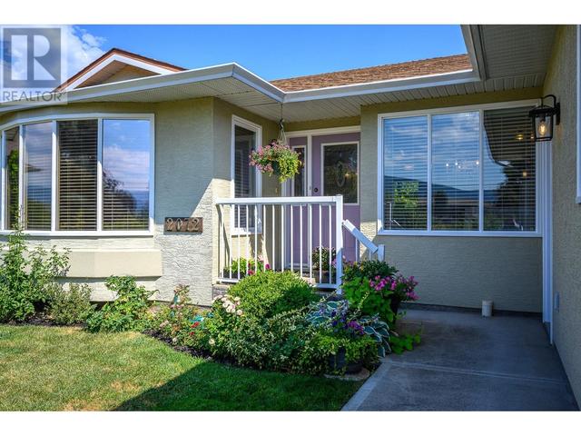 2072 Okanagan Street, House detached with 3 bedrooms, 2 bathrooms and 4 parking in Armstrong BC | Image 5