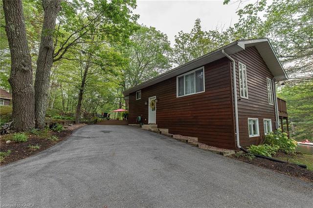 561 Bob's Lake Road, House detached with 2 bedrooms, 2 bathrooms and 14 parking in South Frontenac ON | Image 5