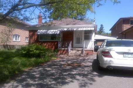 196 Holmes Ave, House detached with 3 bedrooms, 1 bathrooms and 3 parking in Toronto ON | Image 1