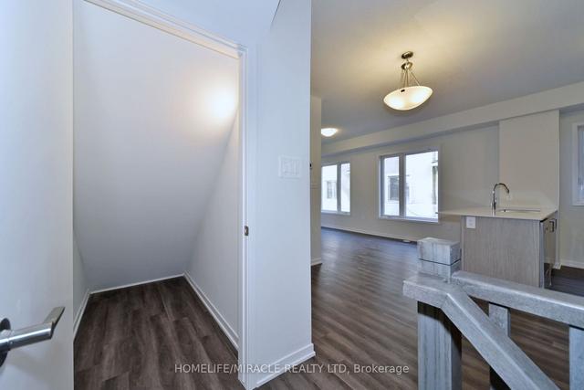 61 - 31 Honeycrisp Cres N, Townhouse with 2 bedrooms, 3 bathrooms and 1 parking in Vaughan ON | Image 27