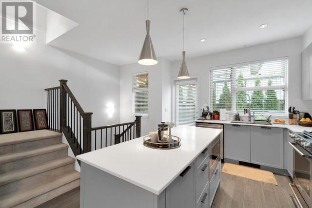 244 E 5th Street, House attached with 4 bedrooms, 3 bathrooms and 2 parking in North Vancouver BC | Image 11