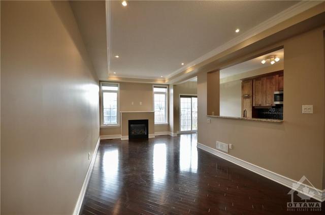 869 Kennacraig Private, Townhouse with 3 bedrooms, 4 bathrooms and 2 parking in Ottawa ON | Image 8