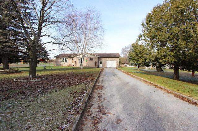 401 Fleetwood Rd, House detached with 2 bedrooms, 2 bathrooms and 10 parking in Kawartha Lakes ON | Image 1