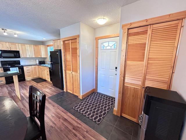 93 - 4868 Riverview Drive, House detached with 4 bedrooms, 2 bathrooms and null parking in East Kootenay G BC | Image 2