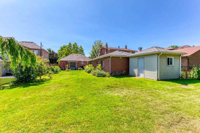 18 Statler Ave, House detached with 2 bedrooms, 2 bathrooms and 10 parking in Toronto ON | Image 29