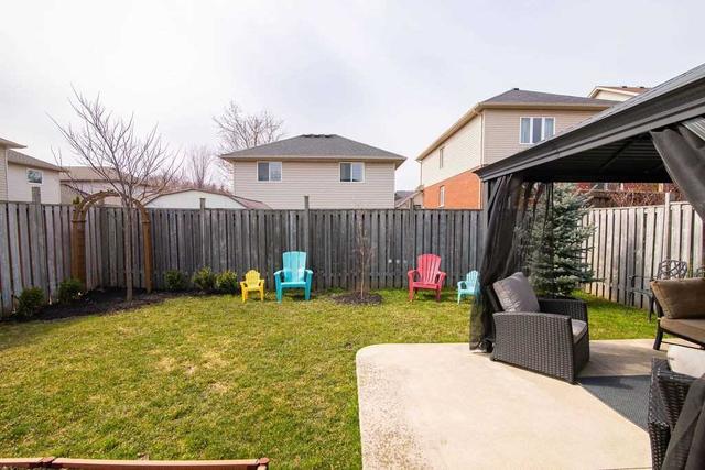 10 Hannah Cres, House detached with 3 bedrooms, 2 bathrooms and 3 parking in Hamilton ON | Image 30