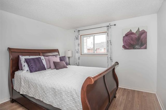 83 Hughes Cres, House attached with 3 bedrooms, 3 bathrooms and 3 parking in Ajax ON | Image 2