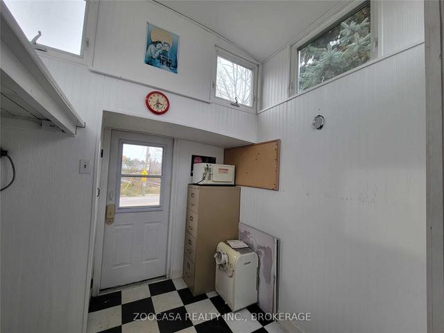 caboose - 43 Main St E, House detached with 0 bedrooms, 0 bathrooms and 1 parking in Milton ON | Image 19