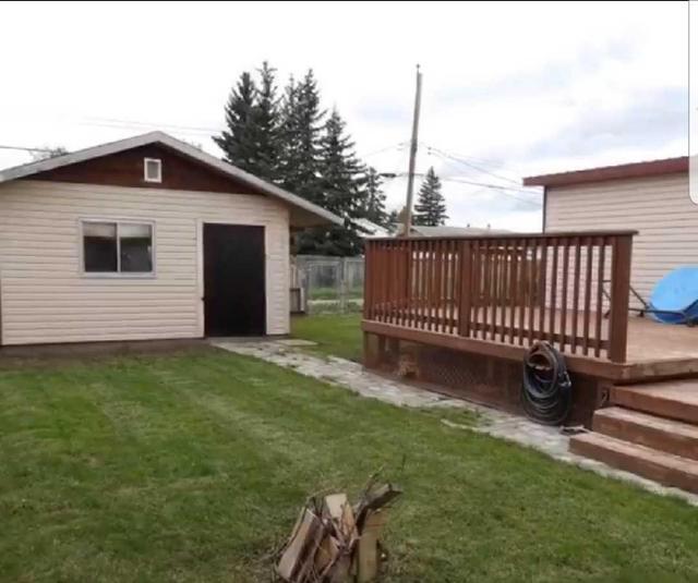 10564 101 St, House other with 2 bedrooms, 1 bathrooms and 4 parking in Taylor BC | Image 2