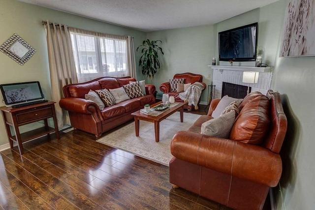 232 Silverbirch Blvd, Condo with 2 bedrooms, 2 bathrooms and 1 parking in Hamilton ON | Image 3