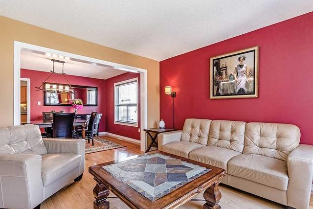 119 Nicholson Dr, House detached with 4 bedrooms, 4 bathrooms and 4 parking in Barrie ON | Image 2
