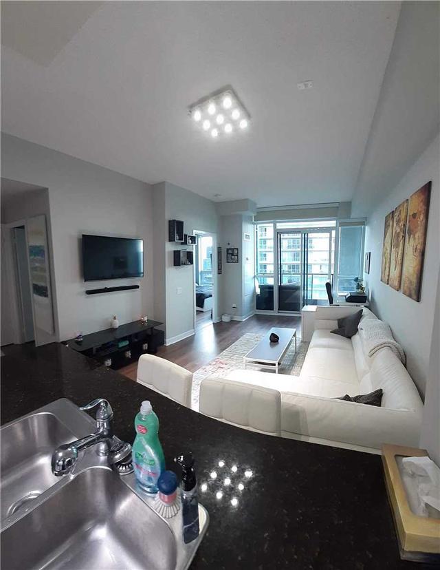 1005 - 525 Wilson Ave, Condo with 1 bedrooms, 1 bathrooms and 1 parking in Toronto ON | Image 2