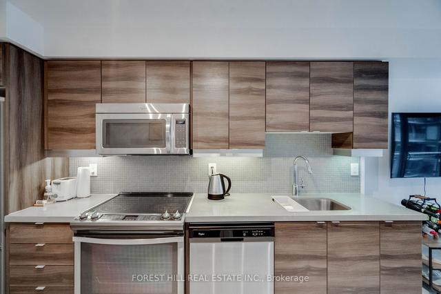 1132 - 525 Adelaide St W, Condo with 2 bedrooms, 2 bathrooms and 0 parking in Toronto ON | Image 5