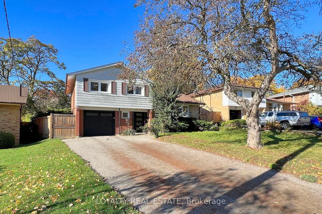 18 Lantana Crt, House detached with 4 bedrooms, 3 bathrooms and 3 parking in Toronto ON | Image 1