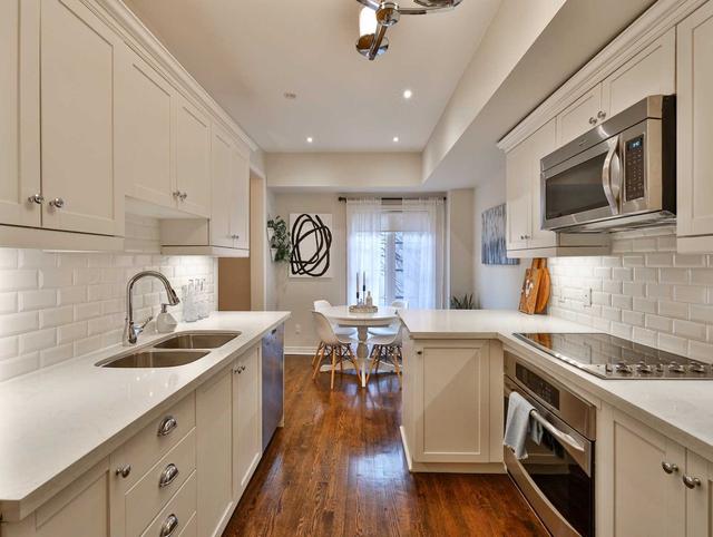 th#1 - 180 Merton St, Townhouse with 3 bedrooms, 3 bathrooms and 1 parking in Toronto ON | Image 3