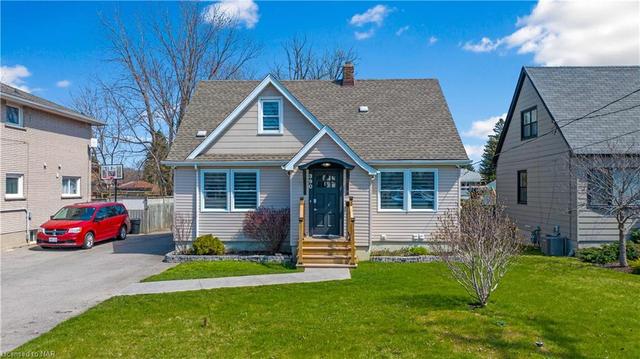 390 Geneva Street, House detached with 5 bedrooms, 2 bathrooms and 5 parking in St. Catharines ON | Image 1