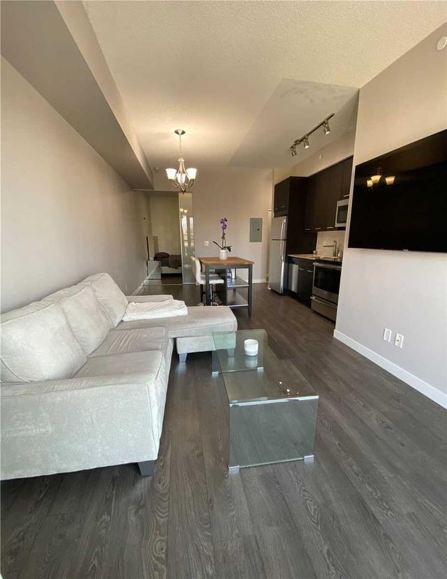 306 - 2055 Danforth Ave, Condo with 2 bedrooms, 2 bathrooms and 1 parking in Toronto ON | Image 3