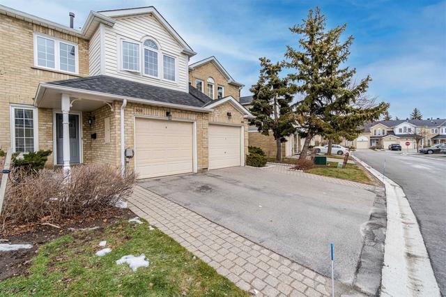 102 Heathcliffe Sq, Townhouse with 3 bedrooms, 4 bathrooms and 2 parking in Brampton ON | Image 1