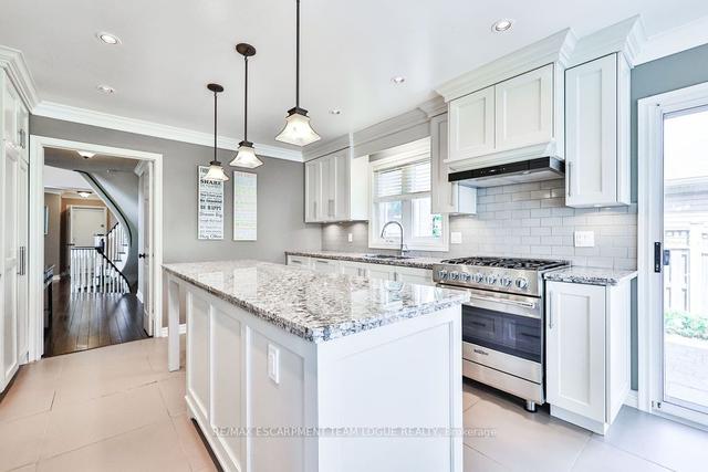 4220 Millcroft Park Dr, House detached with 4 bedrooms, 4 bathrooms and 4 parking in Burlington ON | Image 4
