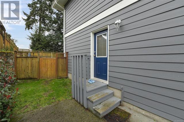 2243 Setchfield Ave, House detached with 5 bedrooms, 3 bathrooms and 2 parking in Langford BC | Image 23