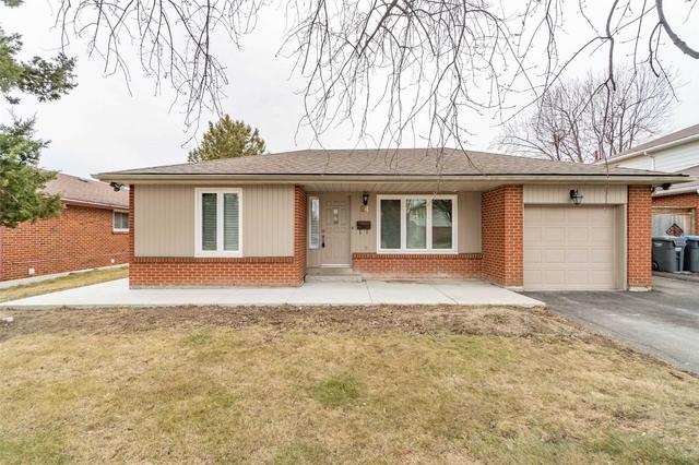 64 Dorchester Dr, House detached with 3 bedrooms, 3 bathrooms and 5 parking in Brampton ON | Image 1