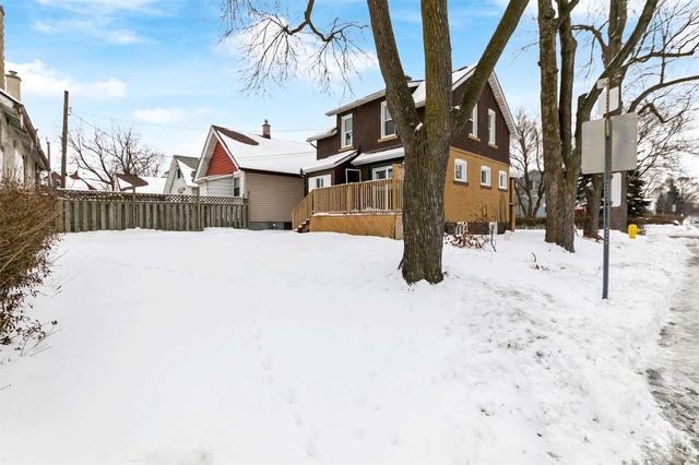 492 Pine St, House detached with 3 bedrooms, 3 bathrooms and 2 parking in Windsor ON | Image 18