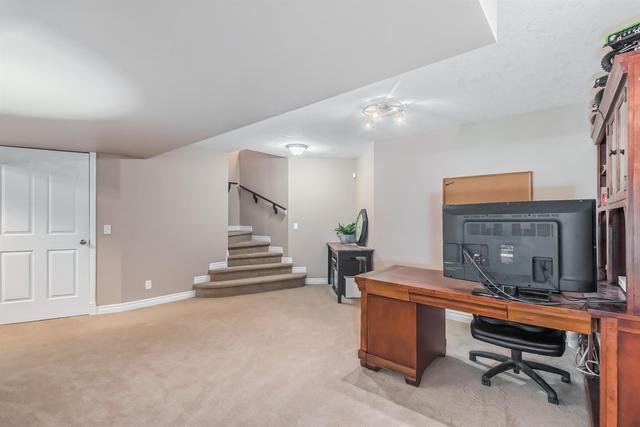 60 Westpoint Gardens Sw, House detached with 3 bedrooms, 3 bathrooms and 4 parking in Calgary AB | Image 44