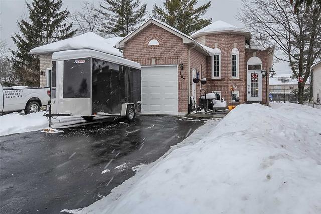 187 Dyer Dr, House detached with 3 bedrooms, 2 bathrooms and 3 parking in Wasaga Beach ON | Image 1