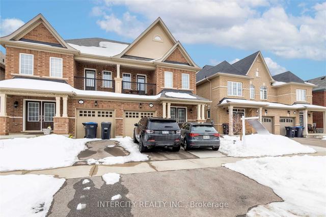 59 Edinburgh Dr, House semidetached with 2 bedrooms, 1 bathrooms and 1 parking in Brampton ON | Image 1