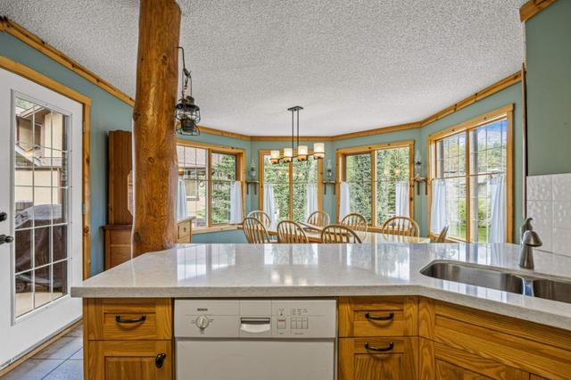 2 - 125 Rundle Crescent, Home with 3 bedrooms, 2 bathrooms and 2 parking in Canmore AB | Image 12