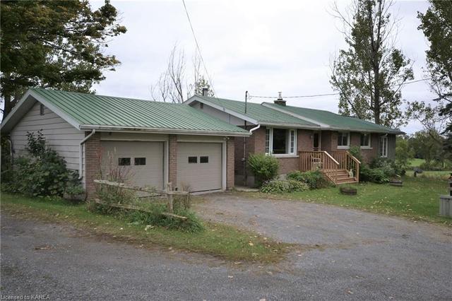 3552 Perth Road, House detached with 2 bedrooms, 1 bathrooms and 11 parking in South Frontenac ON | Image 15