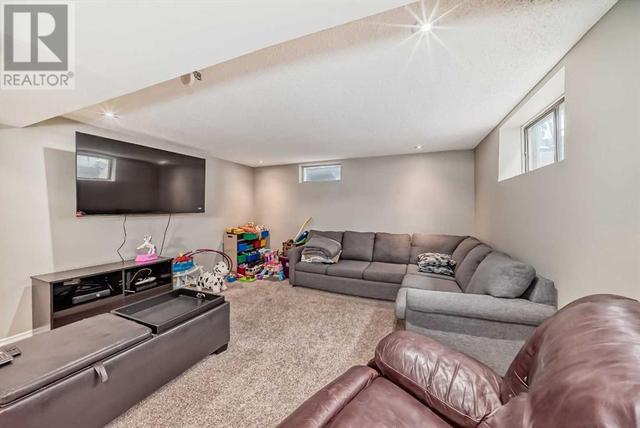 110 Warwick Drive Sw, House detached with 1 bedrooms, 1 bathrooms and 5 parking in Calgary AB | Image 33