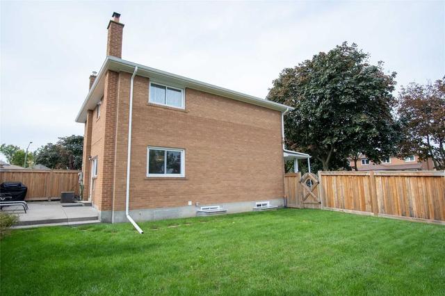 3525 Birchmeadow Cres, House semidetached with 4 bedrooms, 2 bathrooms and 3 parking in Mississauga ON | Image 16