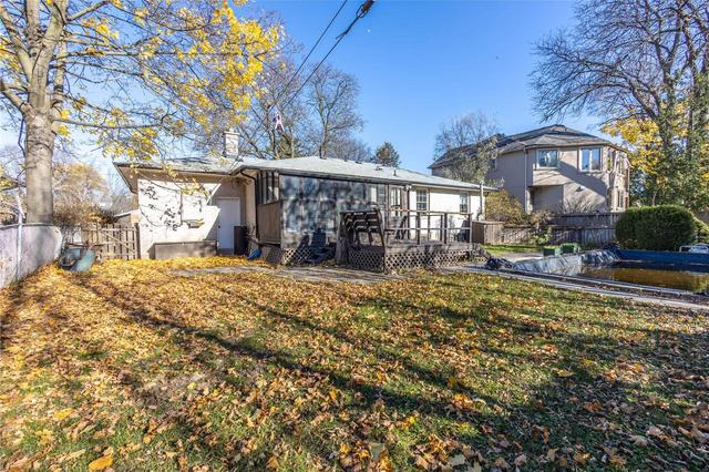 10 Pioneer Dr, House detached with 3 bedrooms, 2 bathrooms and 4 parking in Mississauga ON | Image 13