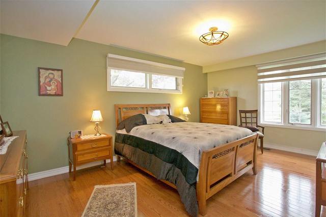 3175 15th Sdrd, House detached with 2 bedrooms, 3 bathrooms and 7 parking in King ON | Image 3