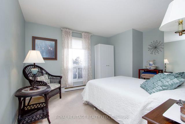 19 Cabot Crt, House detached with 2 bedrooms, 2 bathrooms and 2 parking in Clarington ON | Image 17