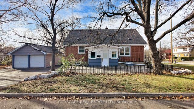 39 Woodward Ave, House detached with 3 bedrooms, 2 bathrooms and 6 parking in Brampton ON | Image 12