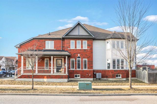 30 Keywood St, House attached with 3 bedrooms, 3 bathrooms and 2 parking in Ajax ON | Card Image
