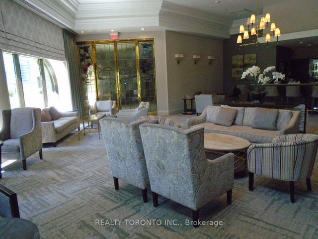 1904 - 65 Harbour Sq, Condo with 2 bedrooms, 2 bathrooms and 1 parking in Toronto ON | Image 19