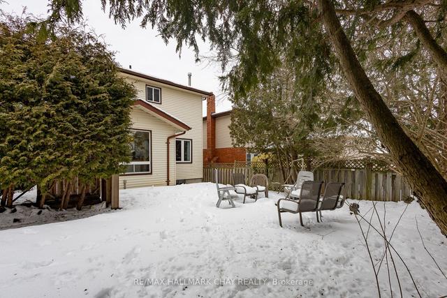 26 Orwell Cres, House detached with 4 bedrooms, 4 bathrooms and 5 parking in Barrie ON | Image 33