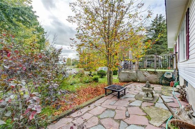 11590 Levere Road, House detached with 3 bedrooms, 2 bathrooms and 6 parking in North Dundas ON | Image 3
