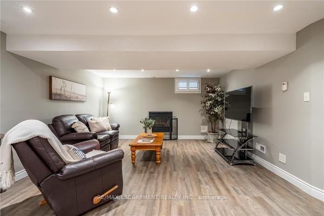 237 Parkdale Ave S, House detached with 3 bedrooms, 2 bathrooms and 2 parking in Hamilton ON | Image 21
