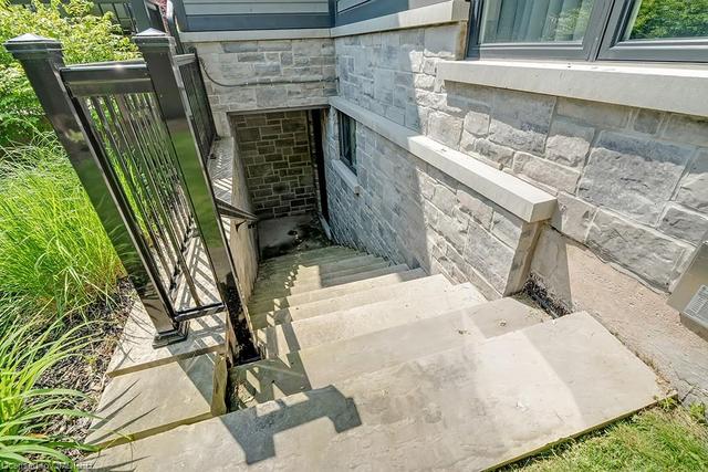 259 Mccraney Street W, House detached with 4 bedrooms, 5 bathrooms and 9 parking in Oakville ON | Image 39